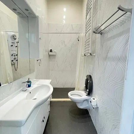 Sapphire Apartment - 5 Rooms, 2 Bathrooms Budapest Exterior photo
