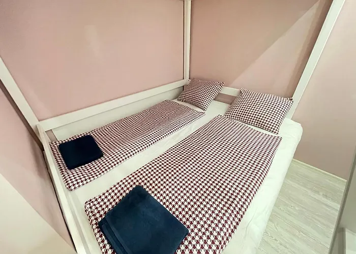 Sapphire Apartment - 5 Rooms, 2 Bathrooms