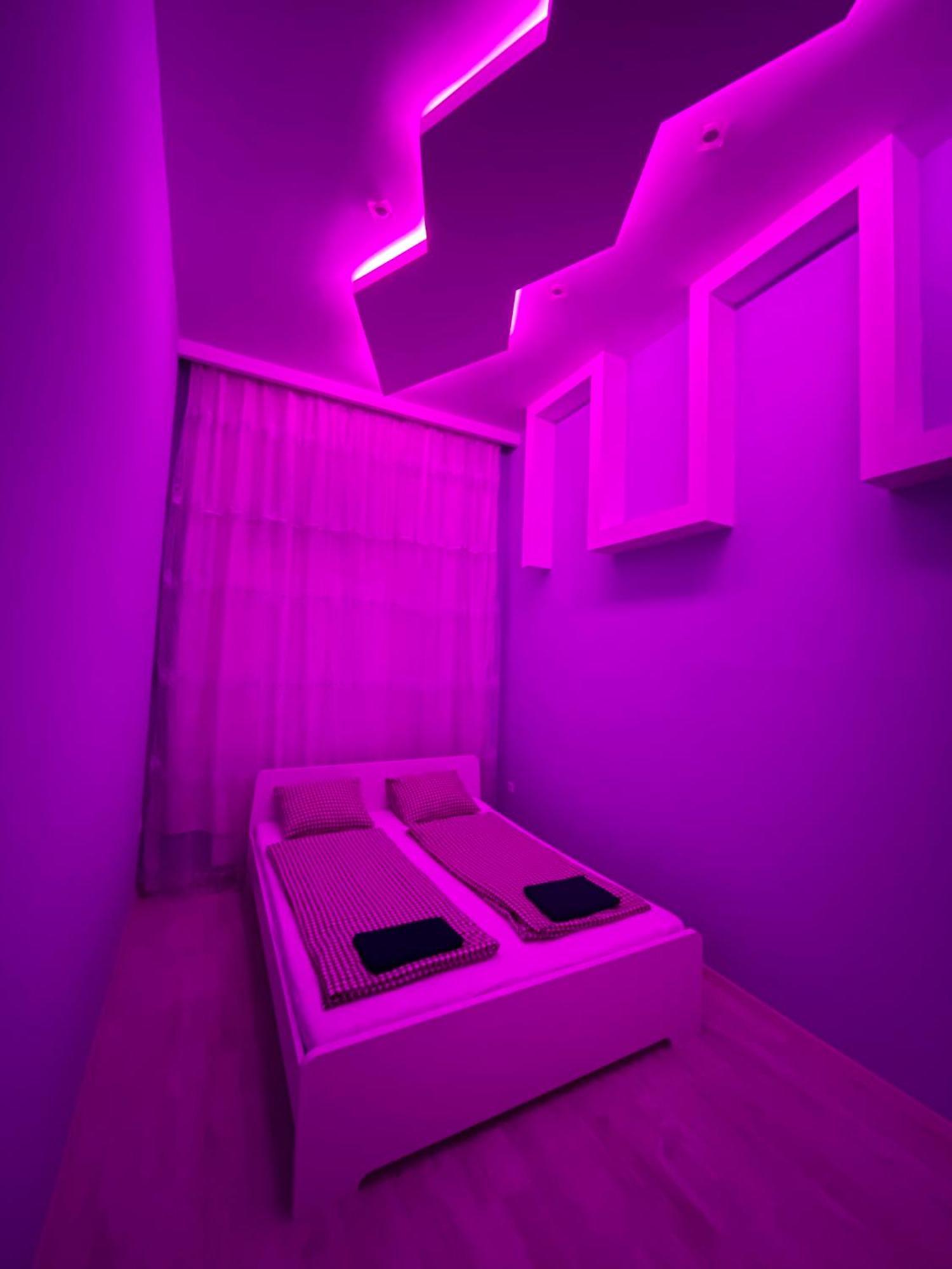 Sapphire - 5 Rooms, 2 Bathrooms Appartamento Budapest
