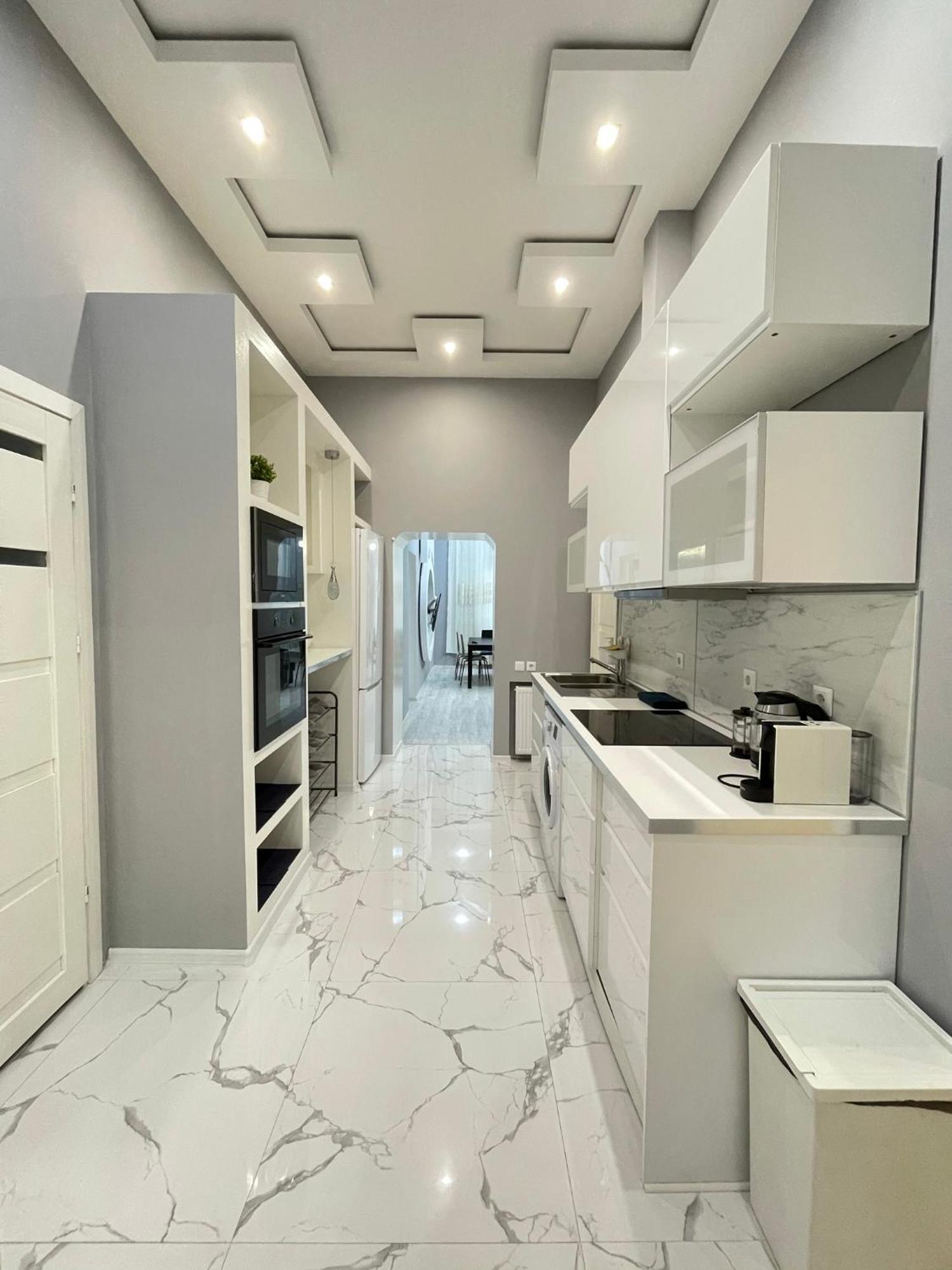 Sapphire - 5 Rooms, 2 Bathrooms Apartment
